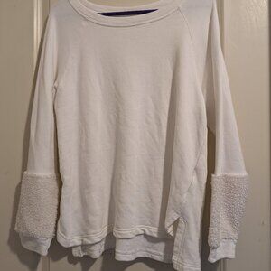 Skye's the Limit sweatshirt size medium